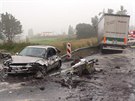Pohled na vánou dopravní nehodu u Frýdku-Místku. (1. záí 2014)