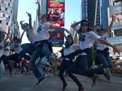 Hradecká taneční skupina T-Bass na Times Square v New Yorku