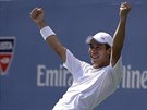 FINÁLE! Japonský tenista Kei Niikori triumfáln slaví postup do finále US Open.