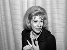 Joan Riversová (Los Angeles, 12. dubna 1965)