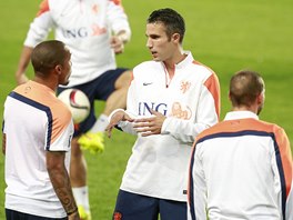 DEBATA. Robin van Persie na trninku nizozemsk reprezentace v Praze. 