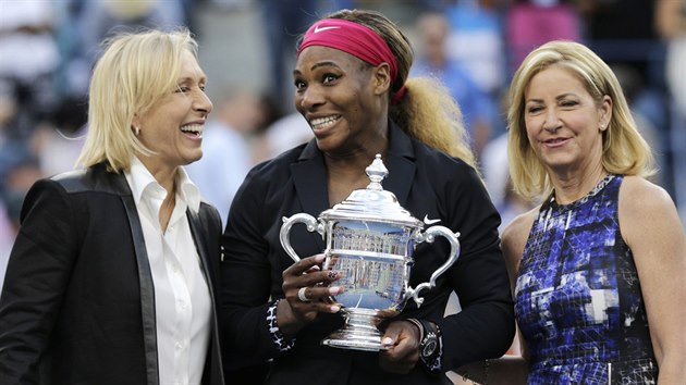KLUB OSMNÁCTEK. Americká tenistka Serena Williamsová ovládla US Open a ziskem...