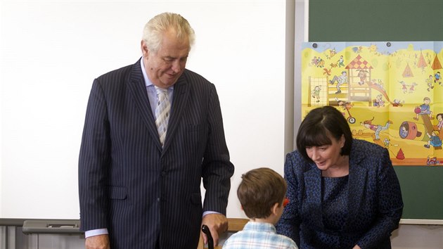 Prezident Milo Zeman navtvil v prvn koln den Zkladn kolu v Lnech (1. z 2014).