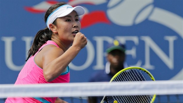 Pcheng Šuaj se v semifinále US Open raduje z úspěšného míčku.