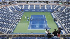 P�EHÁ�KA. Mezi dv�ma semifinále mu�ské dvouhry US Open se na centrální kurt...