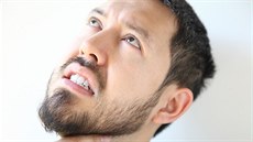 Mononukleóza se ohlásí nejprve bolestí v krku.