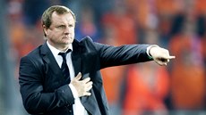 GENERÁL. Trenér Pavel Vrba vede eské fotbalisty proti Nizozemsku. 