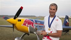 Martin �onka vyhrál na evropském �ampionátu v akrobatickém létání kategorii...