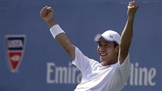 FINÁLE! Japonský tenista Kei Nišikori triumfálně slaví postup do finále US Open.
