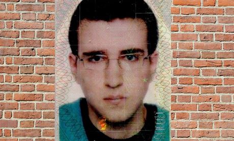 Policisté potebují zjistit, s kým se tento nmecký mladík v Praze stýkal a kde...