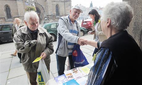 Sbírková a informaní kampa eské alzheimerovské spolenosti na pomoc lidem...