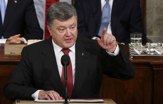 Ukrajinský prezident Petro Poroenko ení v americkém Kongresu (18. záí 2014)