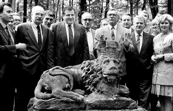 1992. Je rozhodnuto, eskoslovensko se dl na dva stty. Jet se jedn o...