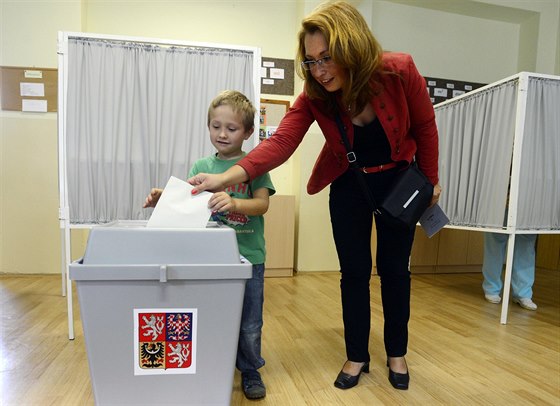 Kandidátka Strany zelených Ivana Cabrnochová pila volit 19. záí na Základní...