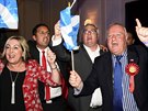 Skottí unionisté slaví výsledky referenda v Glasgow. (19. záí 2014)