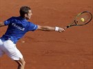 Francouzský tenista Richard Gasquet pi daviscupovém semifinále proti...