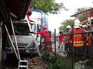 Nákladní auto v Jeín na Kladensku nabouralo do rodinného domu. Podle majitele...