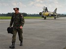 Úastníci Dn NATO v Ostrav pilétají na monovské letit. Letoun Su-22...