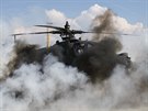Cviení se úastnily i vrtulníky Apache, které do Námti piletly poprvé....