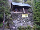 Horolezci se pustili do obnovy vyhoelé horolezecké chaty v...