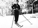 Tomá Baa mladí pi lyování na Radhoti. Snímek je z roku 1932.