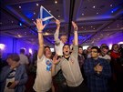 Stoupenci jednotné Británie oslavují vítzství unionist v referendu.