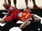 panlský basketbalista Sergio Rodriguez dopadl bhem zápasu s Francií tvrd na...