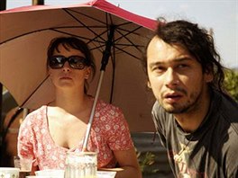Tatiana Vilhelmová a Pavel Liška ve filmu Štěstí