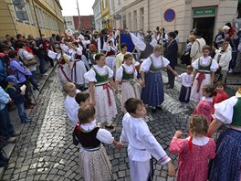 Na slavosti se tily stovky dtí. Chodím do folkloru u od první tídy....