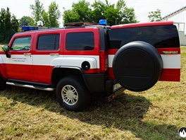 Hummer, který hasii dostali od stráník.