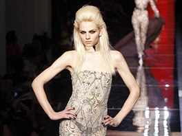 Model Andrej Pejic na přehlídce Jean Paul Gaultier haute couture podzim - zima...