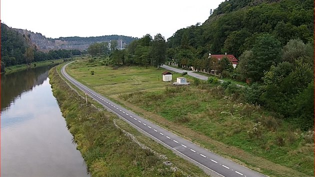 Nov cyklostezka vede ze Zbraslavi na Jarov a m vce ne 2,5 kilometru  (18.9.2014)