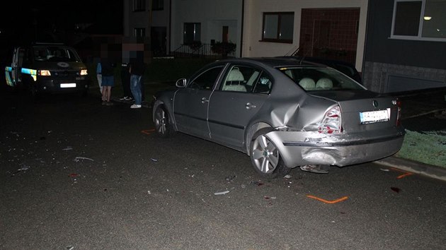 Nehoda ve dnicch na Hodonnsku, zaparkovan vz po nrazu. (15. z 2014).