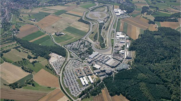 Vvojov centrum Porsche Engineering sdl ve Weissachu.