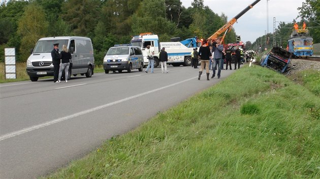Pi nehod autobusu u Plan nad Lunic zahynuli dva lid. idi a jedna z cestujcch. (10. z 2014)