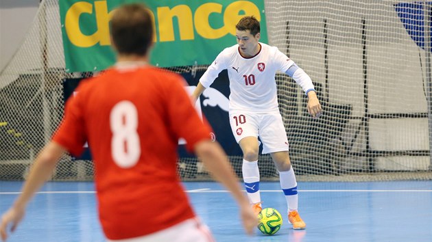 Michal Seidler v utkn esk futsalov reprezentace proti Madarsku. 