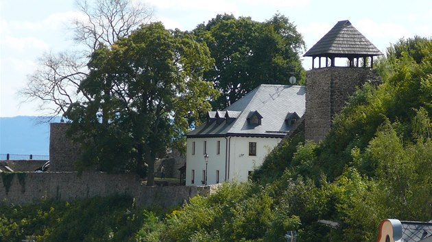 Na troskách hradu Krupka dnes stojí příjemná hospůdka