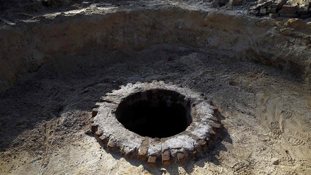 Bval studna v mstech, kde se rozkldal nacistick vyhlazovac tbor Sobibor (18. z 2014).