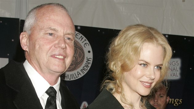 Nicole Kidmanov a jej otec Antony Kidman (Palm Springs, 8. ledna 2005)
