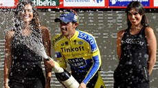 GEJZÍR TSTÍ. Alberto Contador slaví po vítzství ve 20. etap Vuelty.
