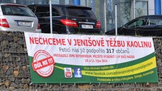Obyvatelé Jeni�ova mají bagry nad zahradami a kv�li kaolinovému dolu se bojí o...