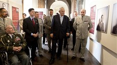 Prezident Zeman na zahájení výstavy Tváe neznámých o válených veteránech