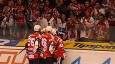 Fandové pardubického hokeje pijedou do Hradce Králové s vdomím, e si za...