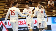 Michal Belej a Michal Seidler slaví gól v utkání české futsalové reprezentace. 