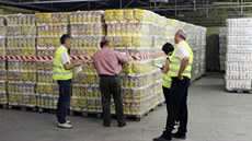 Exeku�n� se poda�ilo zabavit pouze toaletní papír.