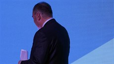 �éf separatist� Alex Salmond uznal porá�ku v referendu o samostatnosti Skotska.