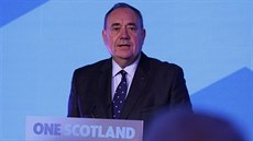 �éf skotských separatist�, první ministr Alex Salmond uznal porá�ku v referendu.