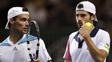 Italtí tenisté Simone Bolelli (vpravo) a Fabio Fognini bhem semifinále Davis...