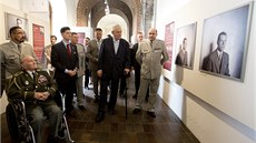 Prezident Milo Zeman navtívil 16. záí na Praském hrad výstavu Tváe