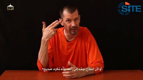 Britský noviná John Cantlie na prvním videu, které zveejnili sunnittí